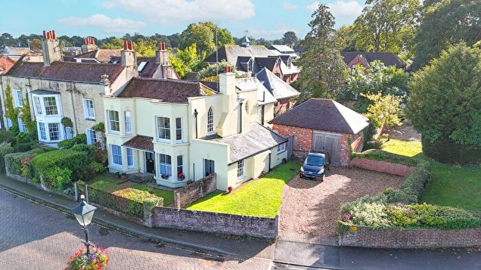 4 Bedroom End Of Terrace House For Sale In Prospect Place, Hythe, Southampton, SO45