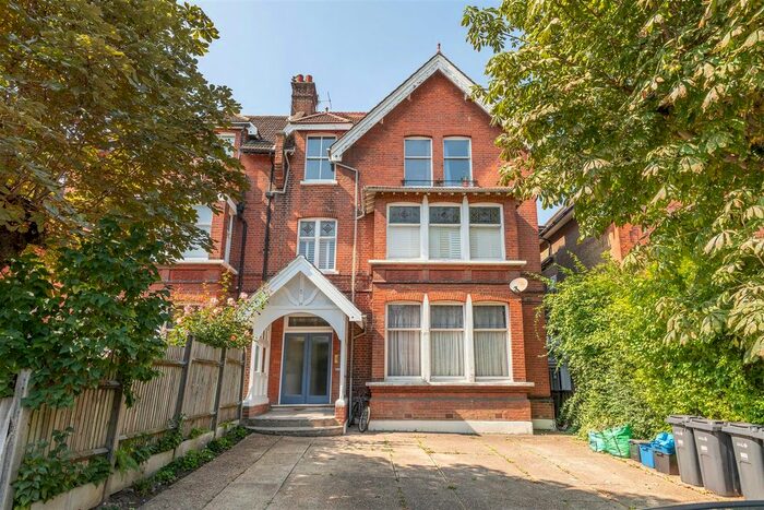 1 Bedroom Flat To Rent In Hermon Hill, Wanstead, E11