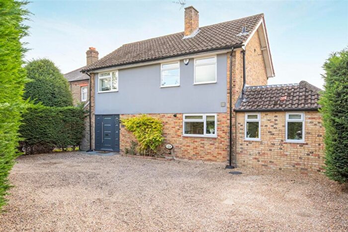 4 Bedroom Detached House For Sale In Slough Road, Datchet, SL3