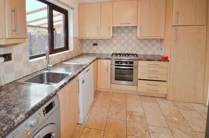 4 Bedroom Semi-Detached House To Rent In Cobb Close, Datchet, SL3