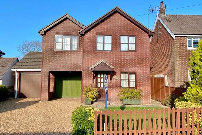 3 Bedroom Cottage For Sale In Town Centre, Ringwood, BH24