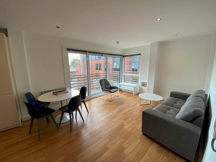 2 Bedroom Flat To Rent In Rusholme Place, Manchester, M14