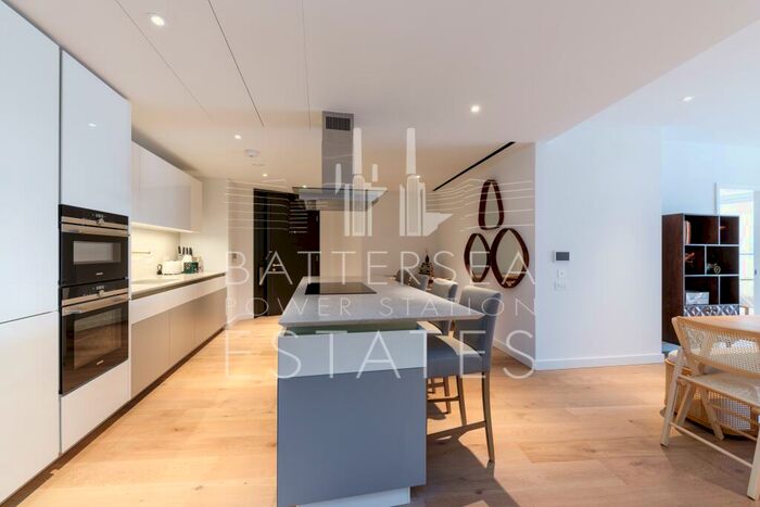 3 Bedroom Apartment To Rent In L-, Electric Boulevard, Battersea, SW11