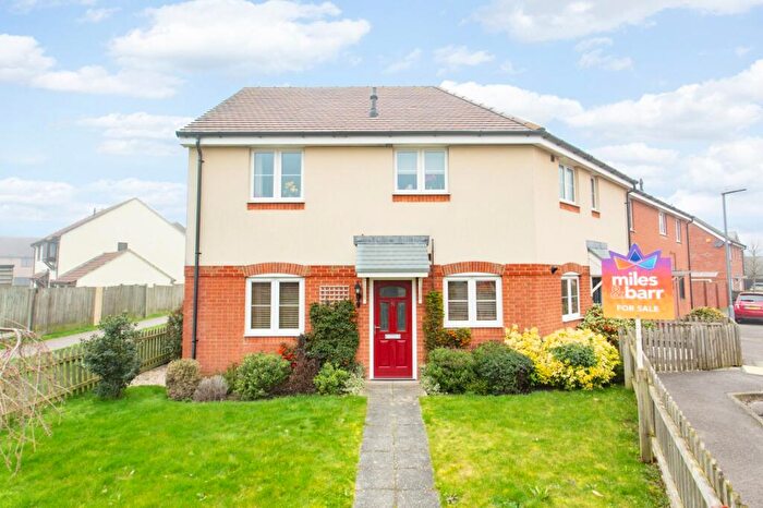 2 Bedroom Flat For Sale In Swift Crescent, Deal, Kent, CT14