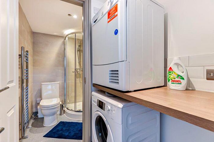 1 Bedroom End Of Terrace House To Rent In Sutherland Road, Brighton, BN2