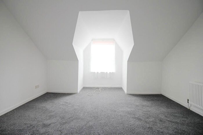 2 Bedroom Apartment For Sale In Twyford Avenue, Portsmouth, Hampshire, PO2