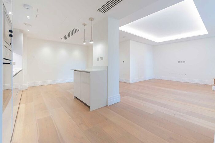 2 Bedroom Flat To Rent In Kensington Gardens Square, Notting Hill, W2