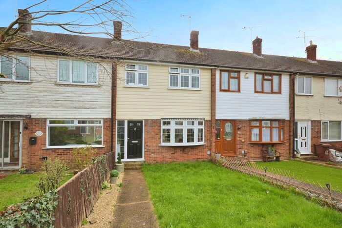 3 Bedroom Terraced House For Sale In Larkswood Road, Corringham, SS17