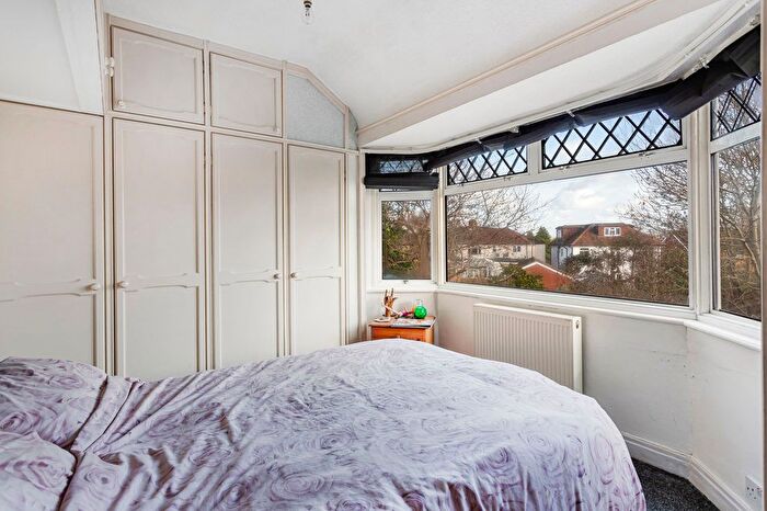 3 Bedroom Terraced House For Sale In Hall Farm Drive, Twickenham, TW2
