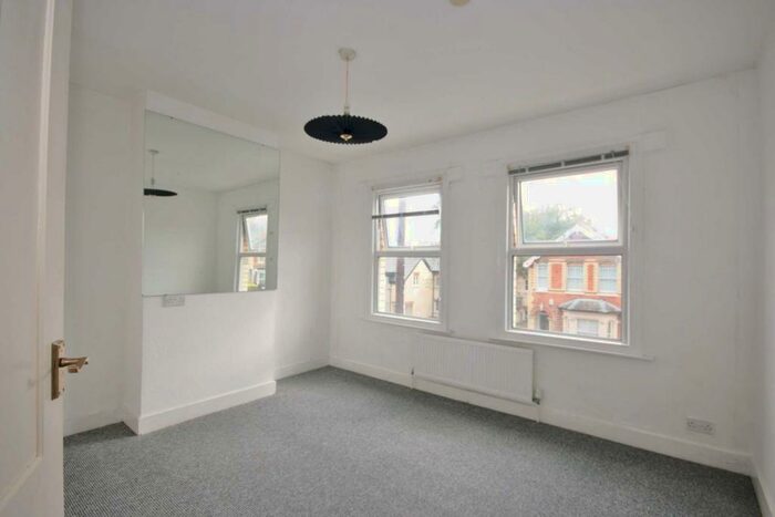 1 Bedroom Flat To Rent In St Georges Road, RG30