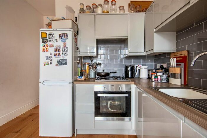 1 Bedroom Flat To Rent In Carisbrooke Road, Walthamstow, E17