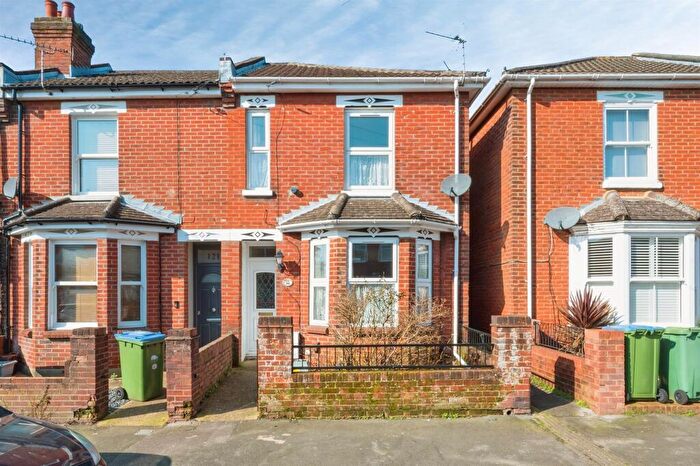 3 Bedroom End Of Terrace House For Sale In Clarendon Road, Southampton, SO16