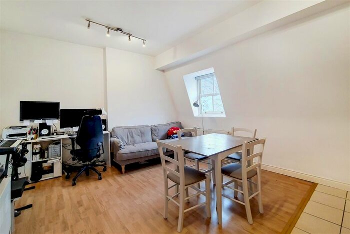 1 Bedroom Flat To Rent In New Park Road, London, SW2