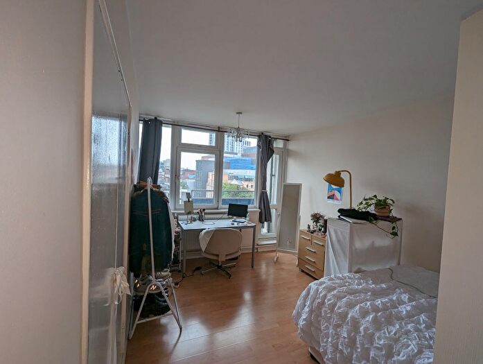 2 Bedroom Flat For Sale In Charles Square, London, N1