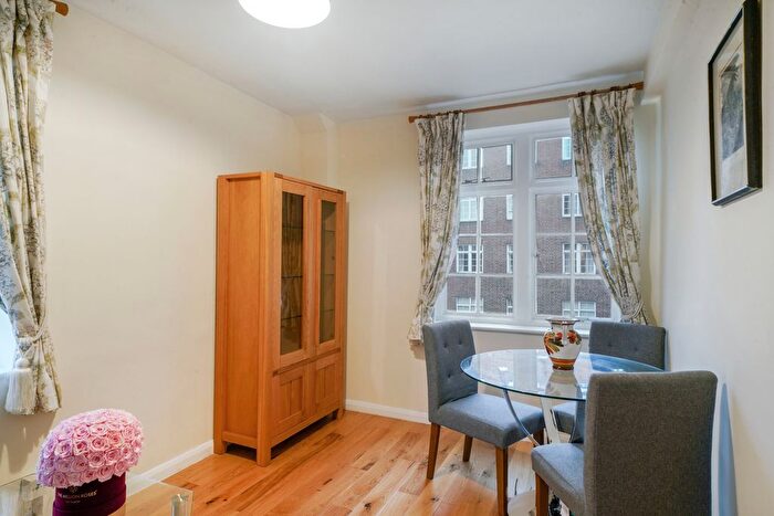 1 Bedroom Flat To Rent In Langford Court, Abbey Road, NW8