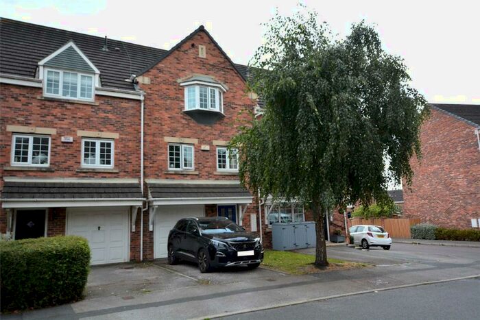 3 Bedroom Town House To Rent In Castle Lodge Avenue, Rothwell, Leeds, LS26