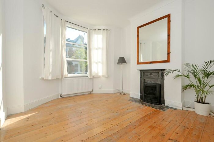 1 Bedroom Flat To Rent In Princess May Road, Stoke Newington, N16