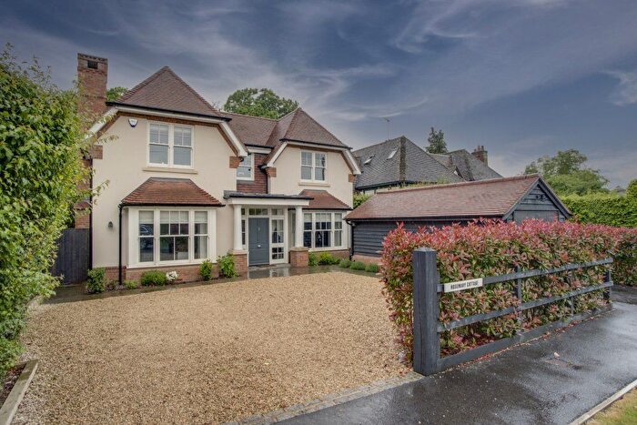 5 Bedroom Detached House To Rent In The Ridgeway, Chalfont St. Peter, Gerrards Cross, Buckinghamshire, SL9
