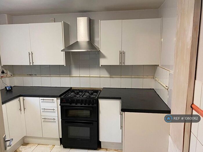 3 Bedroom Terraced House To Rent In Ripon Road, Stevenage, SG1