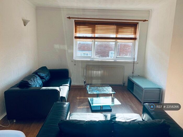 3 Bedroom Flat To Rent In Holland Street, Liverpool, L7