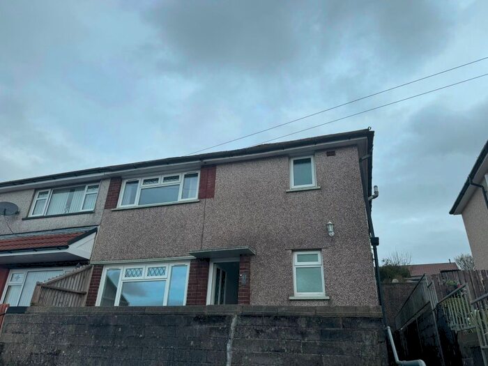 3 Bedroom Terraced House To Rent In Heol Islwyn, Tonyrefail, Porth, CF39