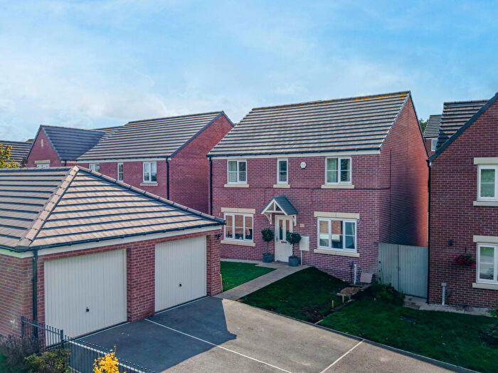 4 Bedroom Detached House For Sale In Kestrel Road, Barnsley, S75