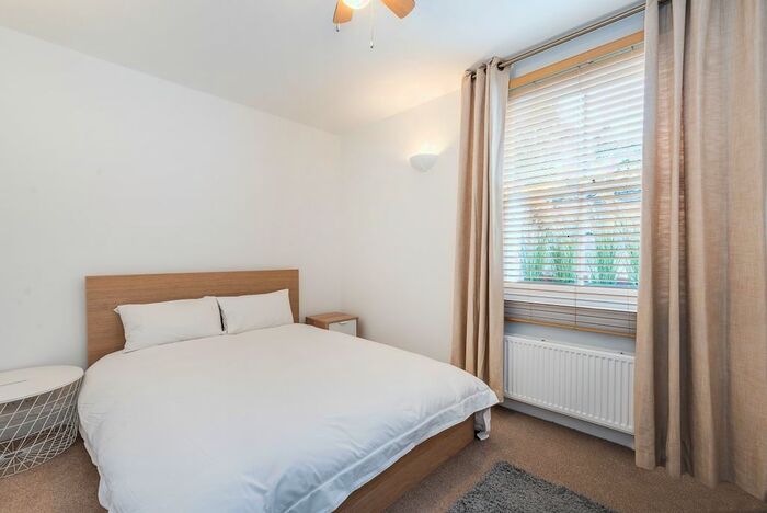1 Bedroom Flat To Rent In Clapham Common South Side, London, SW4