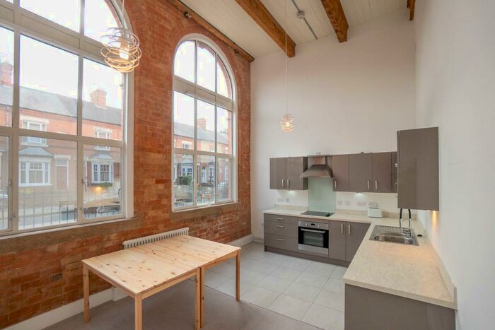 3 Bedroom Apartment To Rent In Cowper Street, Knighton Fields, Leicester, LE2