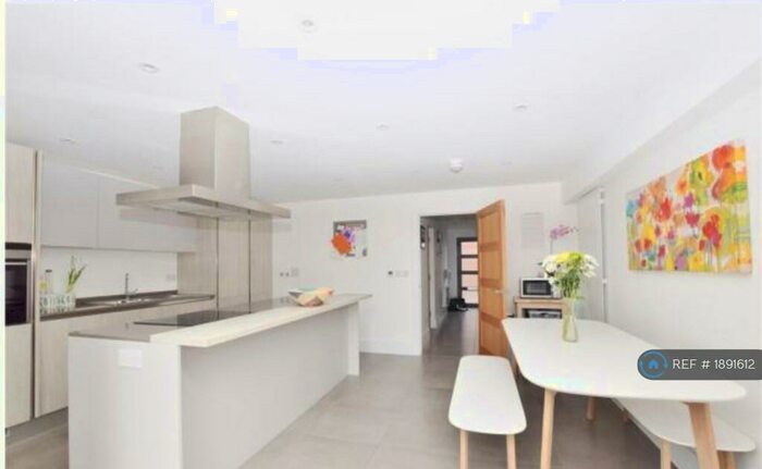 3 Bedroom Terraced House To Rent In Station Street, Cheltenham, GL50