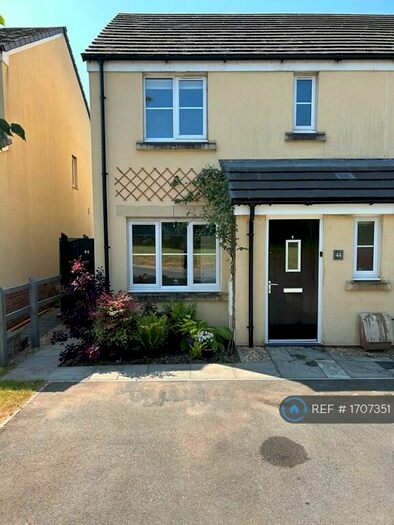 3 Bedroom Semi-Detached House To Rent In Gatehouse View, Pembroke, SA71