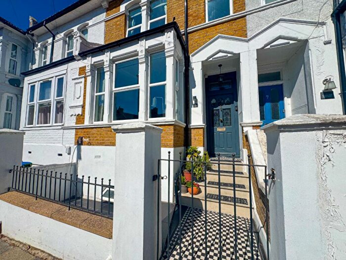 4 Bedroom Terraced House For Sale In Heavitree Road, Plumstead, London, SE18