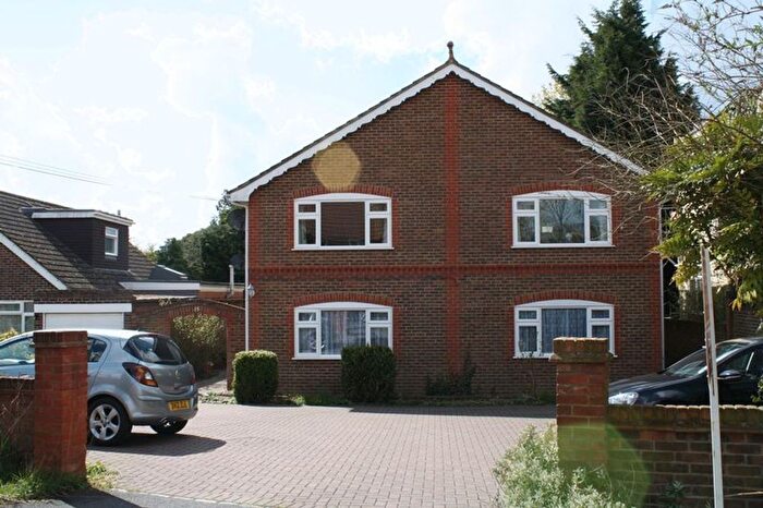 2 Bedroom Flat To Rent In Windmill Road, Haddenham, HP17
