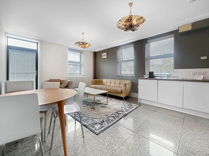 2 Bedroom Flat To Rent In Broadway, Peterborough, PE1