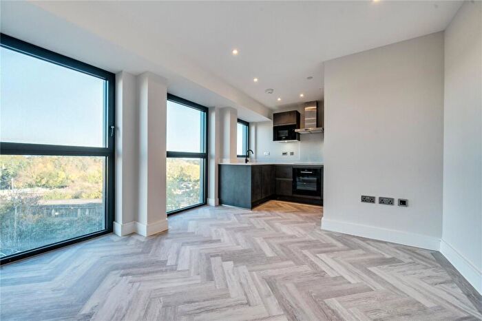 1 Bedroom Flat To Rent In Cockfosters Road, Barnet, EN4