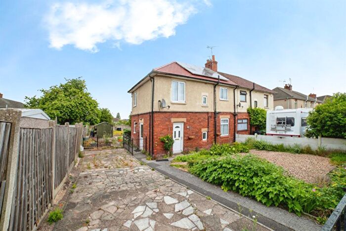 3 Bedroom Semi Detached House For Sale In Shakespeare Drive, Alfreton, DE55