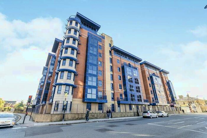 2 Bedroom Apartment To Rent In Canute Road, Southampton, SO14
