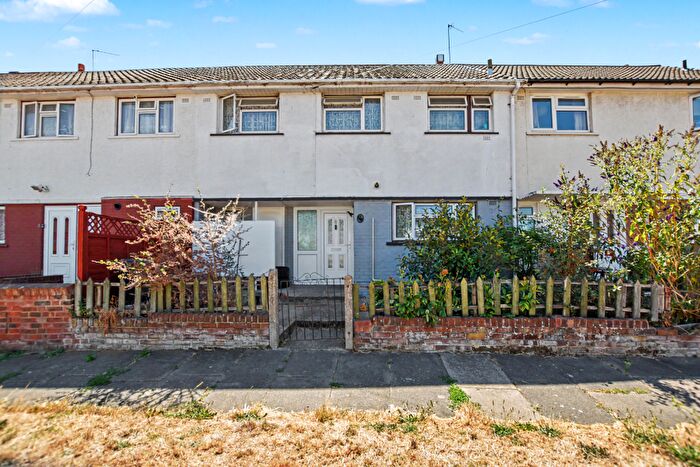 4 Bedroom Terraced House For Sale In Shakespeare Road, Dartford, Kent, DA1