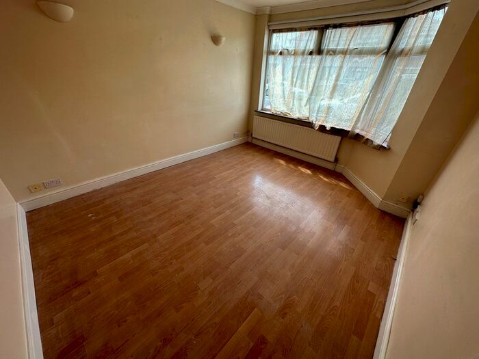 4 Bedroom Terraced House To Rent In Francis Road, Hounslow, TW4