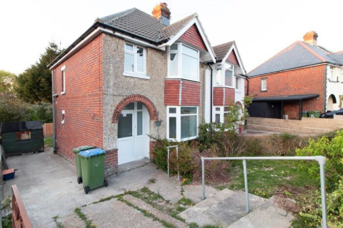 3 Bedroom House To Rent In Cornwall Road, Southampton, SO18