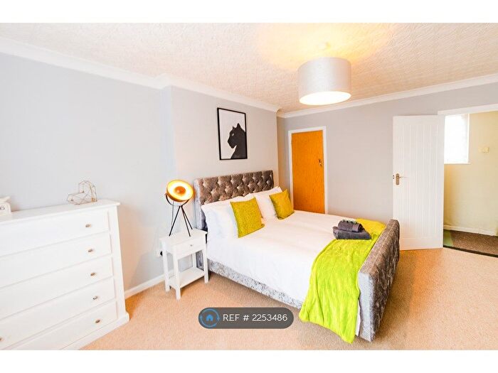 4 Bedroom Semi-Detached House To Rent In Tacket Street, Ipswich, IP4