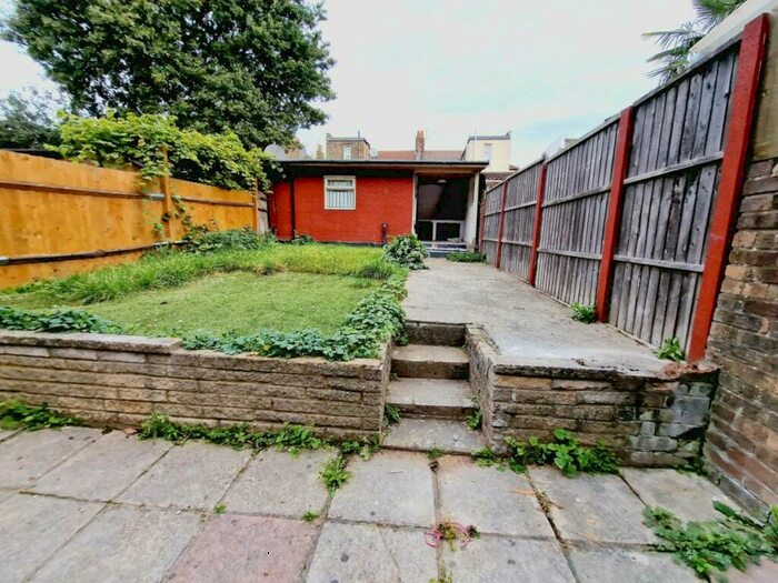 4 Bedroom Terraced House To Rent In Melbourne Avenue, Palmers Green, N13