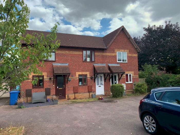 2 Bedroom Terraced House To Rent In Acorn Close, Bicester, OX26