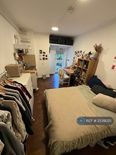 Studio To Rent In Mapesbury Lodge, London, NW2