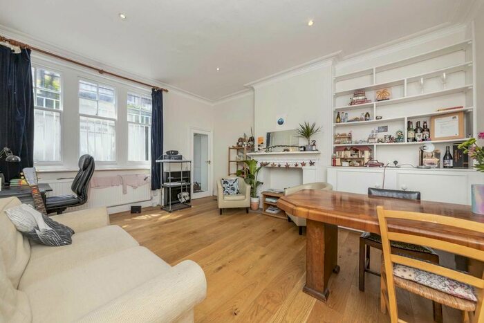 1 Bedroom Flat For Sale In Challoner Street, London, W14