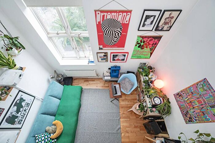 1 Bedroom Flat To Rent In Clifton Grove, Dalston, London, E8