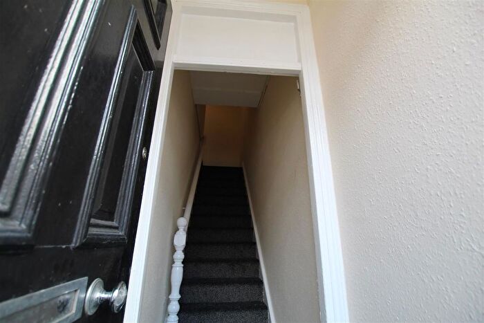 3 Bedroom Flat To Rent In Farndale Road, Benwell, Newcastle Upon Tyne, NE4