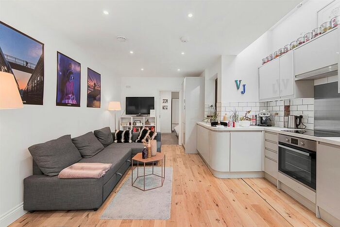 2 Bedroom Flat To Rent In Acre Lane, London, SW2