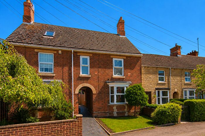 3 Bedroom Terraced House For Sale In Midland Road, Thrapston, NN14