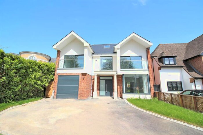 5 Bedroom Detached House To Rent In Barham Avenue, Elstree, Hertfordshire, WD6