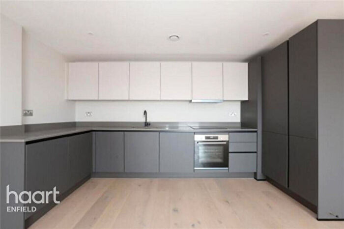 2 Bedroom Apartment To Rent In Tottenham Lane, London, N8